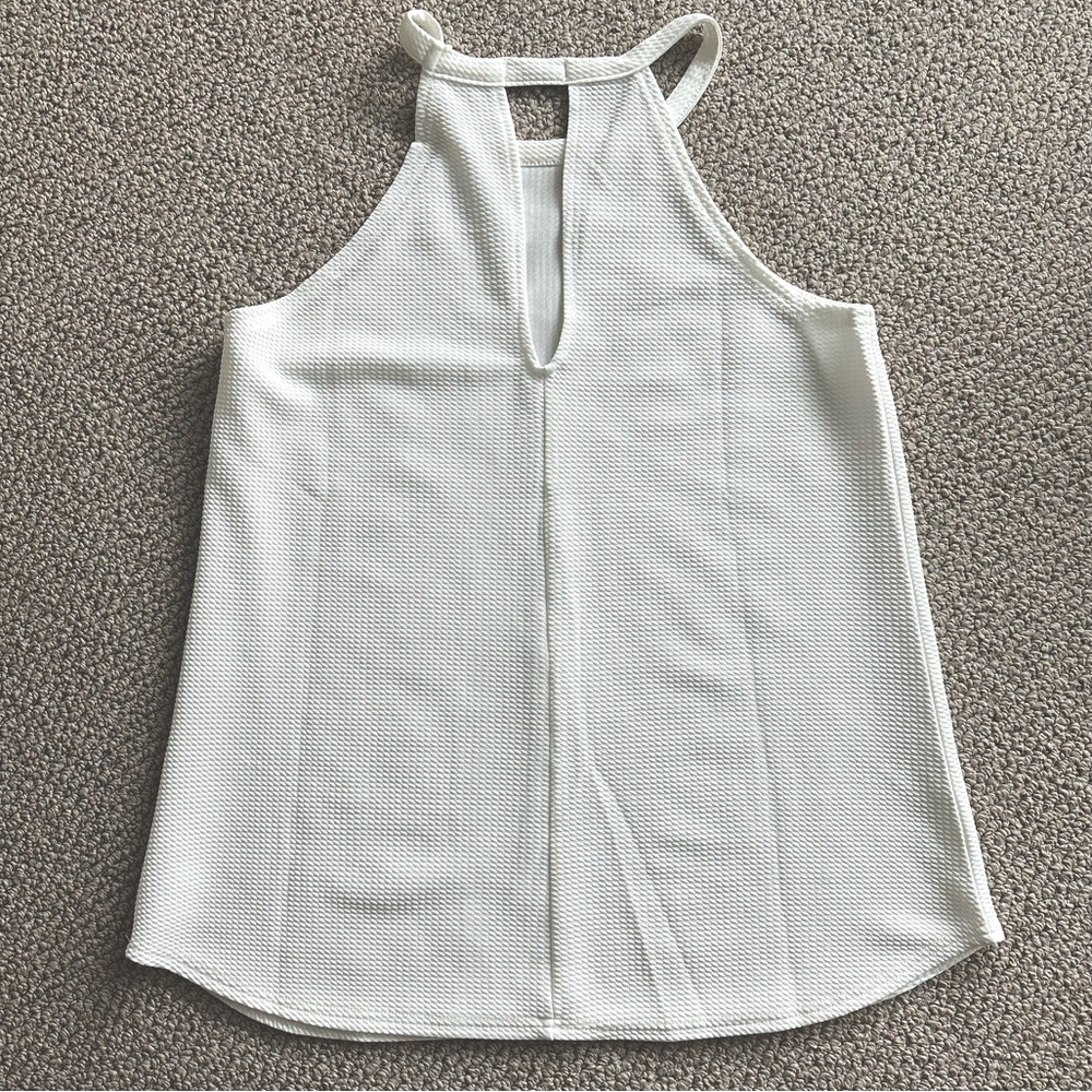 BCBGeneration White Halter Neck Tank Top - Picture 2 of 4
